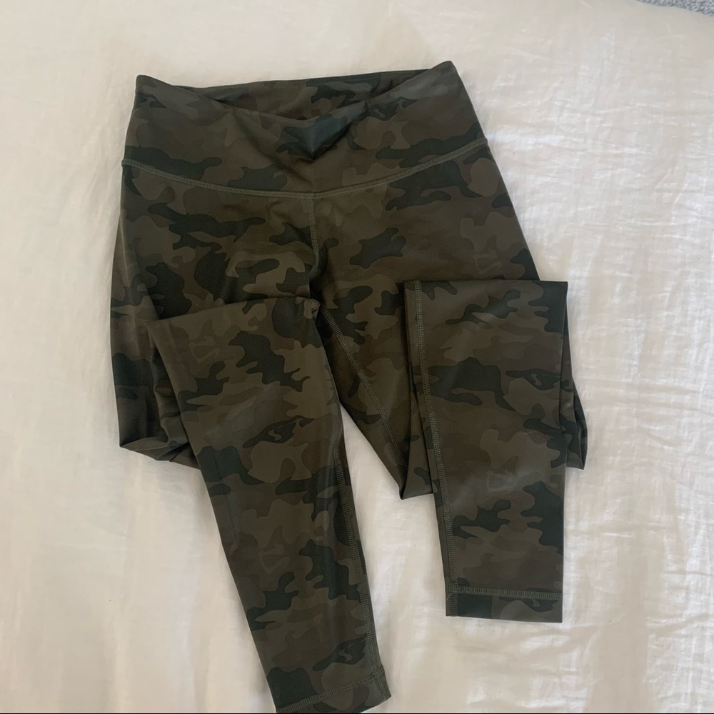Lululemon leggings size 6